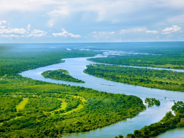 Tourist Experiences on the Zambezi River with the Best Car-Friendly Stops to Visit